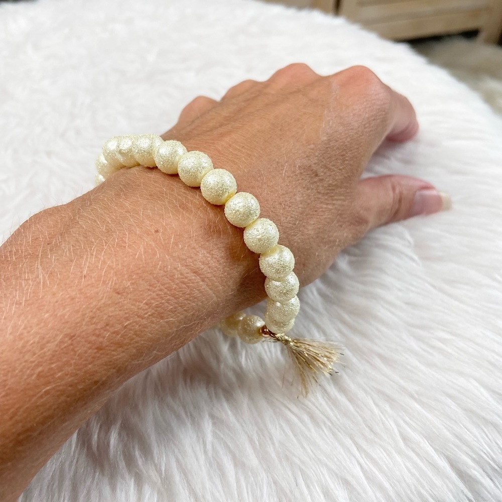 Ivory Whisper Bracelet - Picture 4 of 4